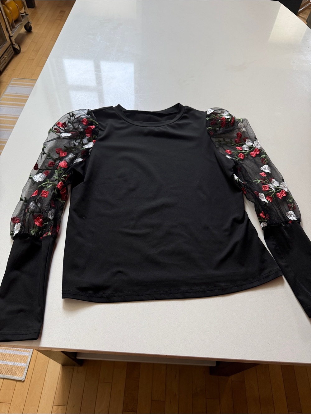 Floral Sheer-Sleeve Embroidered Women's Top, Long Cuffs, Black, Size L - Picture 5 of 9